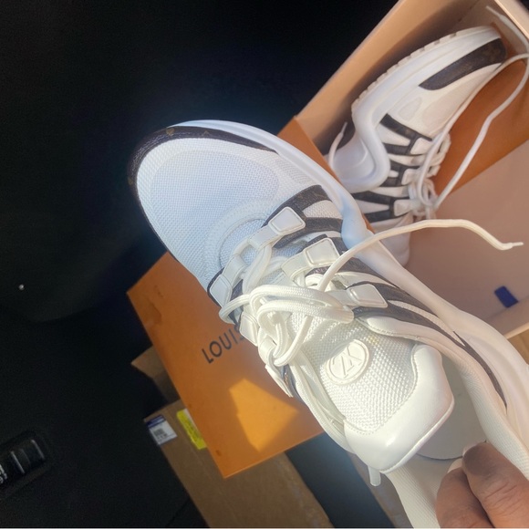 Louis Vuitton women’s sneakers - Picture 2 of 2